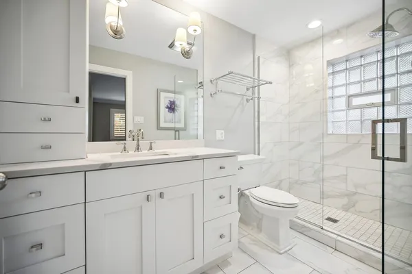 $850,000 | 824 Echo Lane, Glenview, IL 60025