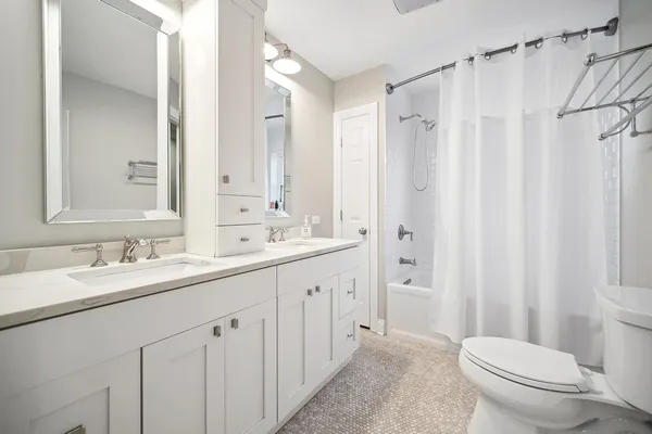 $850,000 | 824 Echo Lane, Glenview, IL 60025