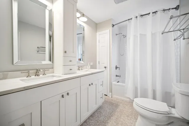 $850,000 | 824 Echo Lane, Glenview, IL 60025