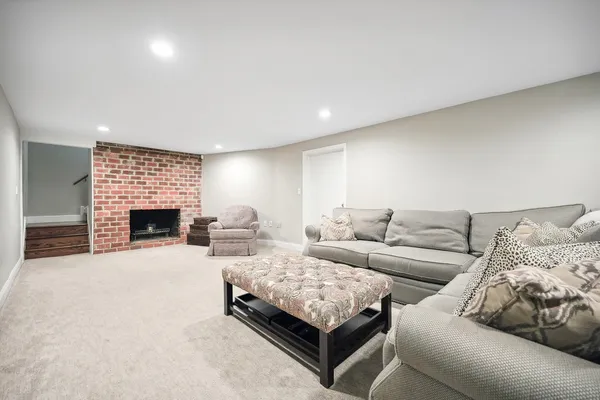 $850,000 | 824 Echo Lane, Glenview, IL 60025