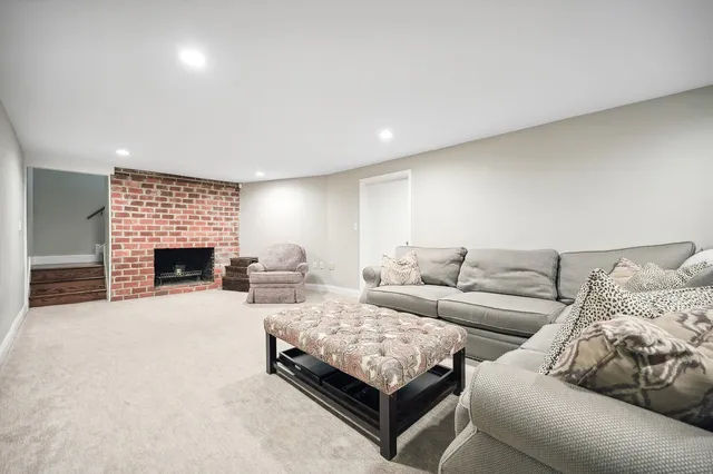 $850,000 | 824 Echo Lane, Glenview, IL 60025