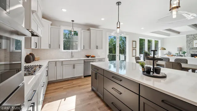 $1,400,000 | 10484 56th Street North, Lake Elmo, MN 55042