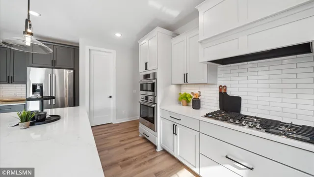 $1,400,000 | 10484 56th Street North, Lake Elmo, MN 55042