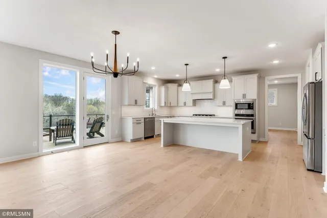 $1,400,000 | 10484 56th Street North, Lake Elmo, MN 55042