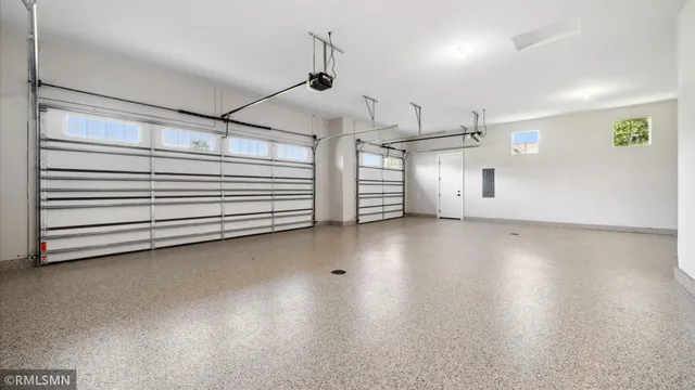 $1,400,000 | 10484 56th Street North, Lake Elmo, MN 55042