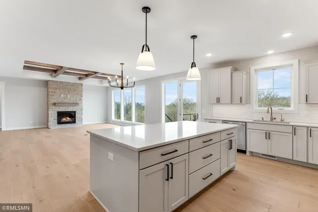 $1,400,000 | 10484 56th Street North, Lake Elmo, MN 55042