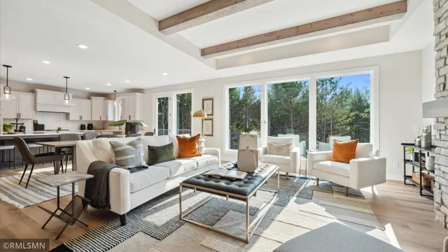 $1,400,000 | 10484 56th Street North, Lake Elmo, MN 55042