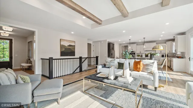 $1,400,000 | 10484 56th Street North, Lake Elmo, MN 55042