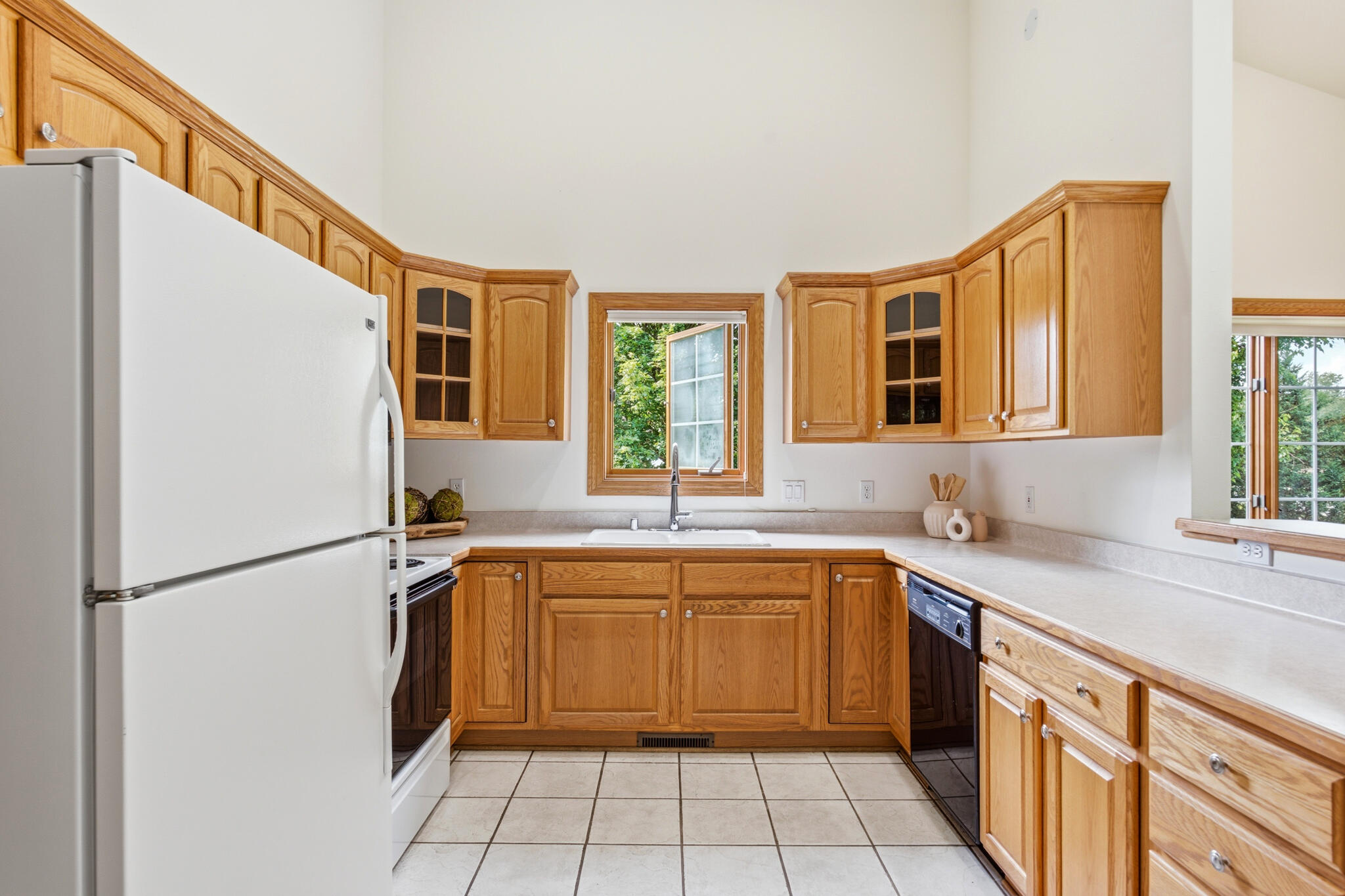 291 Cardinal Lane Hartland, WI 53029 - Photo 6 of 20 Kitchen