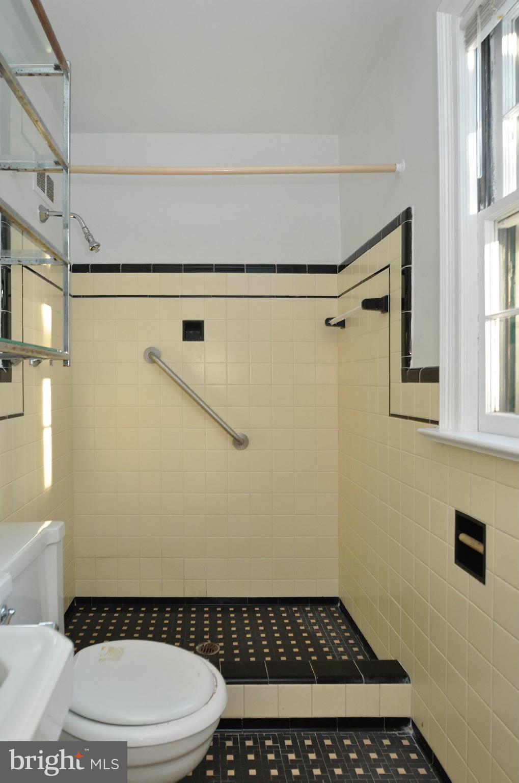 4516 Cortland Road Chevy Chase, MD 20815 - Photo 17 of 30 Bath (Master)