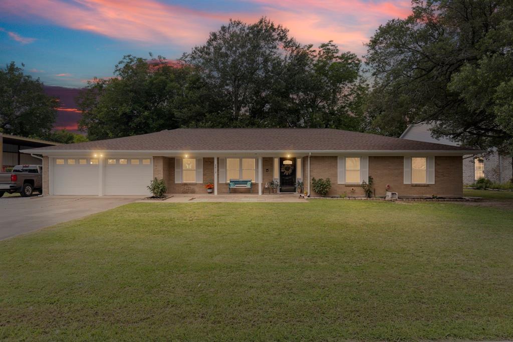 2812 Mccarley Drive Commerce, TX 75428 - Photo 2 of 36