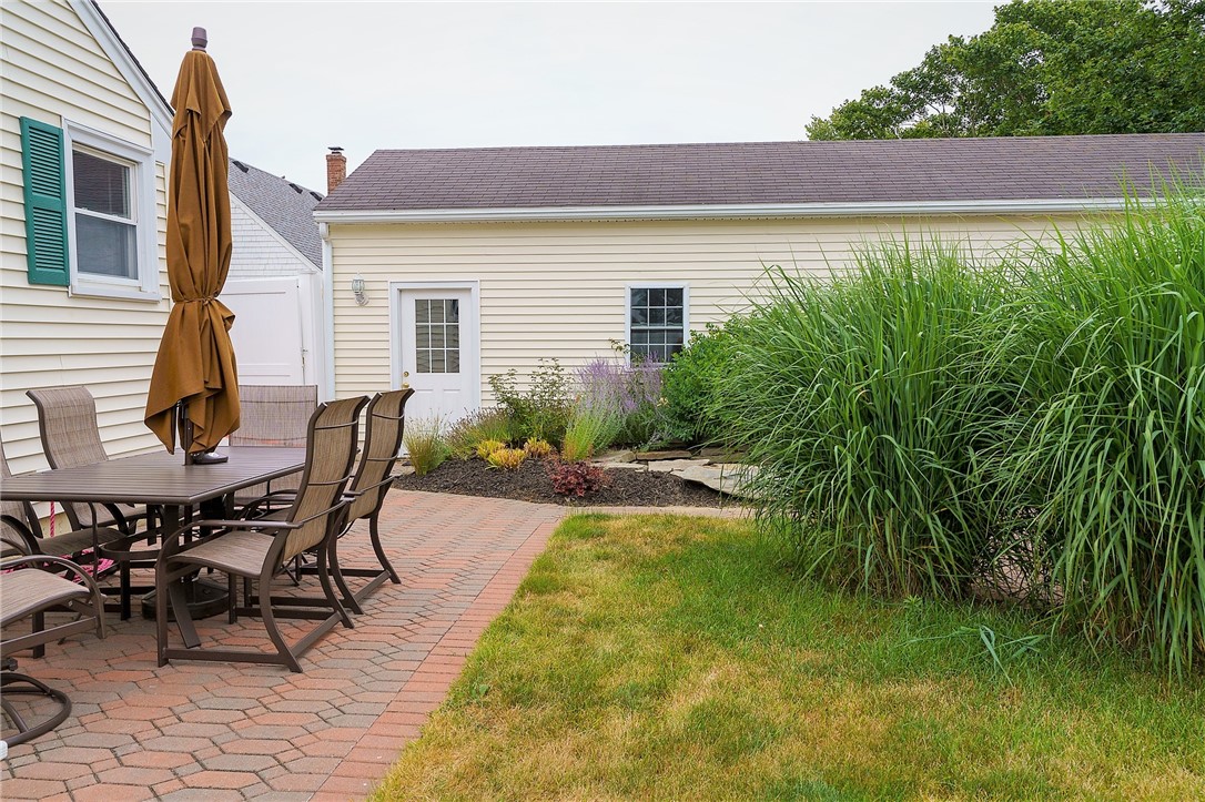 56 Pine Tree Road Portsmouth, RI 02871 - Photo 22 of 27 outside dining