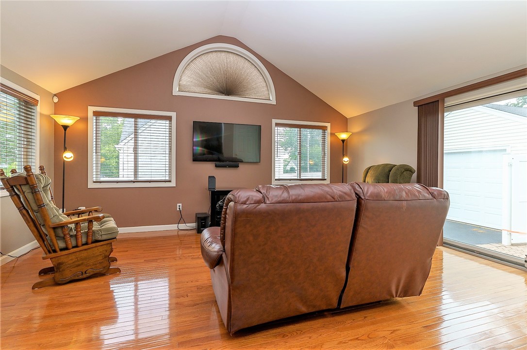 56 Pine Tree Road Portsmouth, RI 02871 - Photo 5 of 27 living room