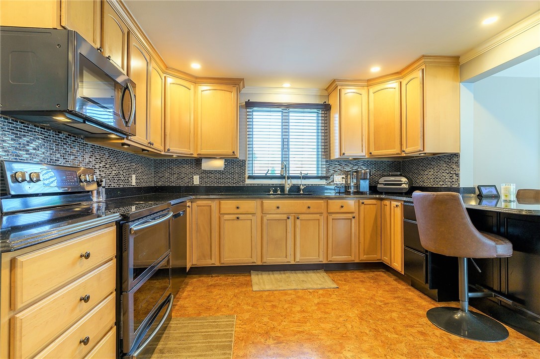 56 Pine Tree Road Portsmouth, RI 02871 - Photo 6 of 27
