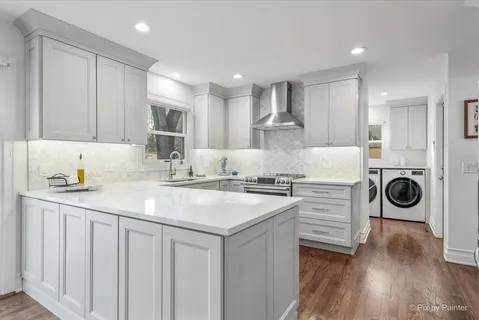 $895,000 | 315 Minear Drive, Libertyville, IL 60048