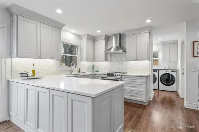 $914,900 | 315 Minear Drive, Libertyville, IL 60048