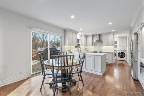 $895,000 | 315 Minear Drive, Libertyville, IL 60048