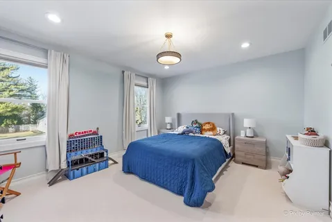 $895,000 | 315 Minear Drive, Libertyville, IL 60048