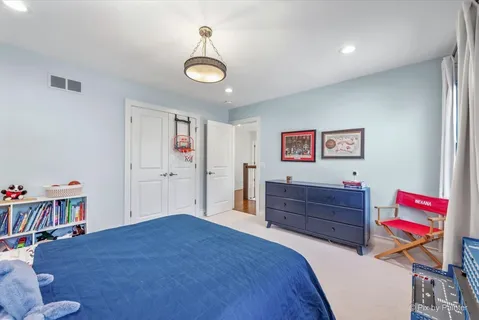 $895,000 | 315 Minear Drive, Libertyville, IL 60048