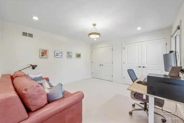 $914,900 | 315 Minear Drive, Libertyville, IL 60048