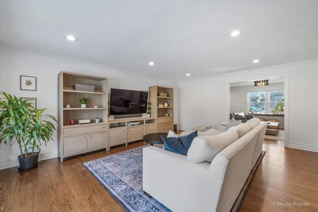 $914,900 | 315 Minear Drive, Libertyville, IL 60048