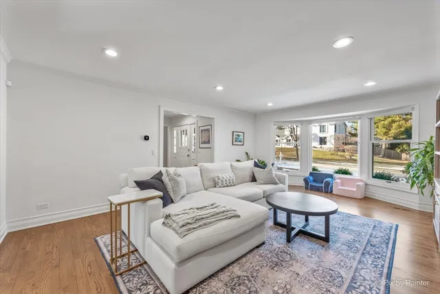 $914,900 | 315 Minear Drive, Libertyville, IL 60048