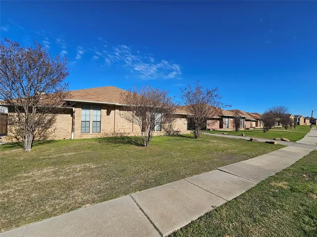 $1,275 | 3149 Tudor Lane, Irving, TX 75060