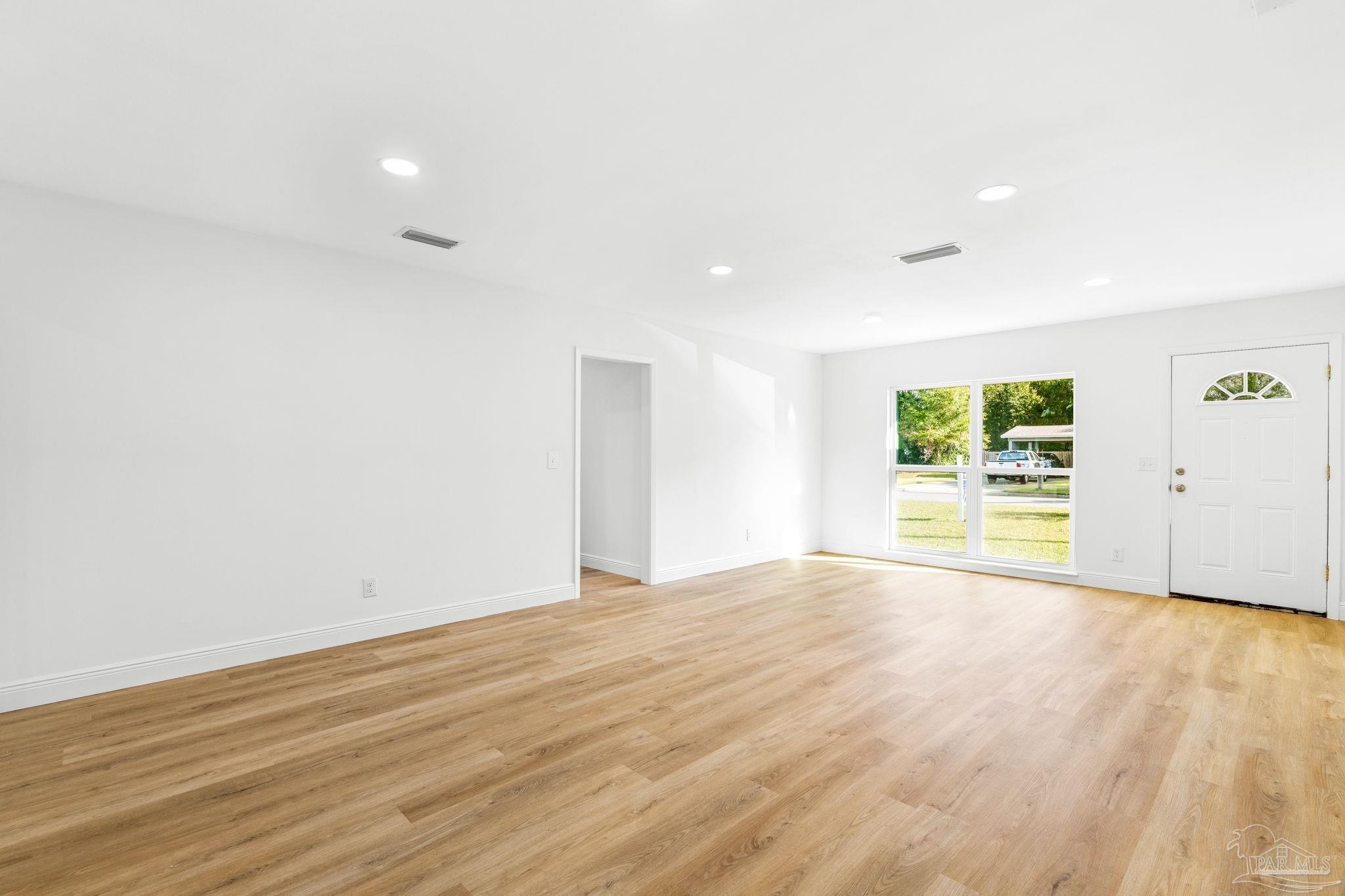 6215 Keating Road Pensacola, FL 32504 - Photo 7 of 39