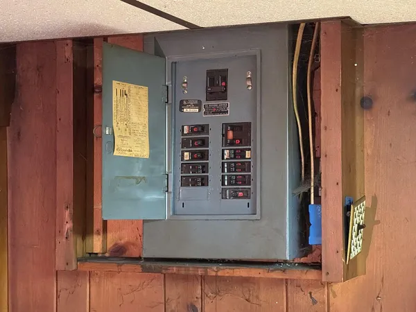 $83,500 | 15775 Ward Avenue, Detroit, MI 48227