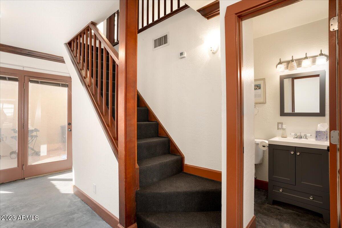 1602 West Encanto Boulevard Phoenix, AZ 85007 - Photo 24 of 31 Guest House Stairway/Bath