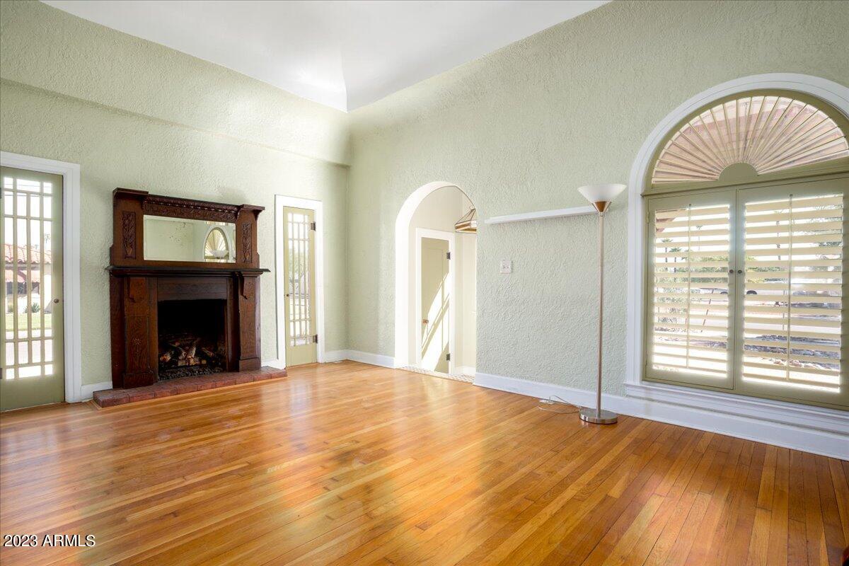 1602 West Encanto Boulevard Phoenix, AZ 85007 - Photo 6 of 31 Living Room