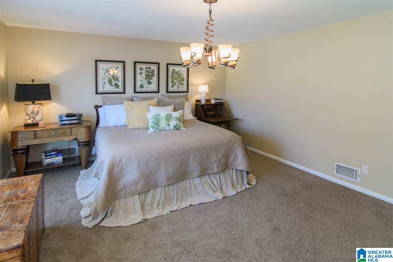 1817 Post Oak Road Vestavia Hills, AL 35216 - Photo 23 of 50