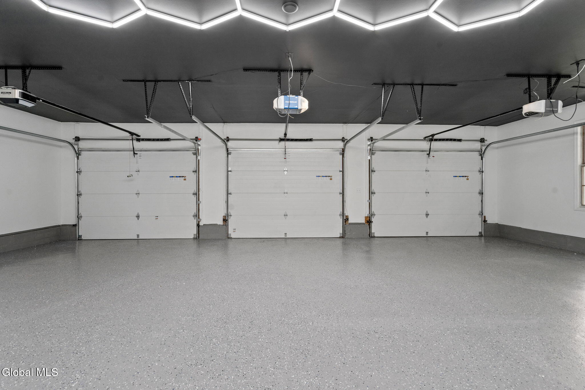 713 Riverview Road Rexford, NY 12148 - Photo 16 of 113 Garage