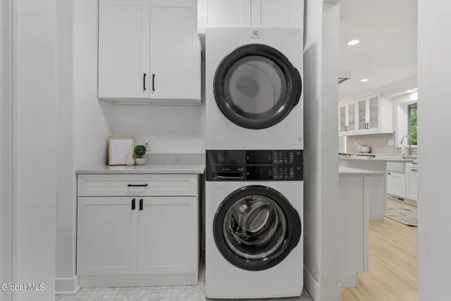 $1,250,000 | 713 Riverview Road, Rexford, NY 12148