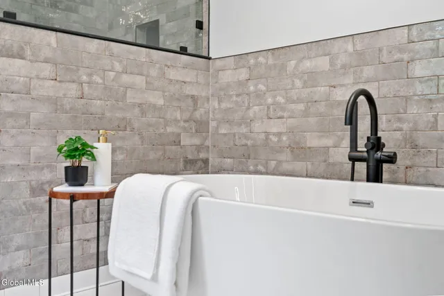 $1,250,000 | 713 Riverview Road, Rexford, NY 12148