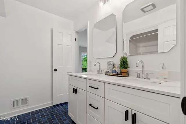 $1,250,000 | 713 Riverview Road, Rexford, NY 12148