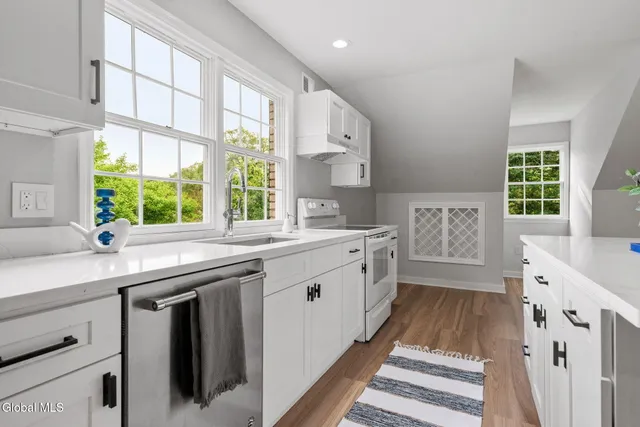 $1,250,000 | 713 Riverview Road, Rexford, NY 12148