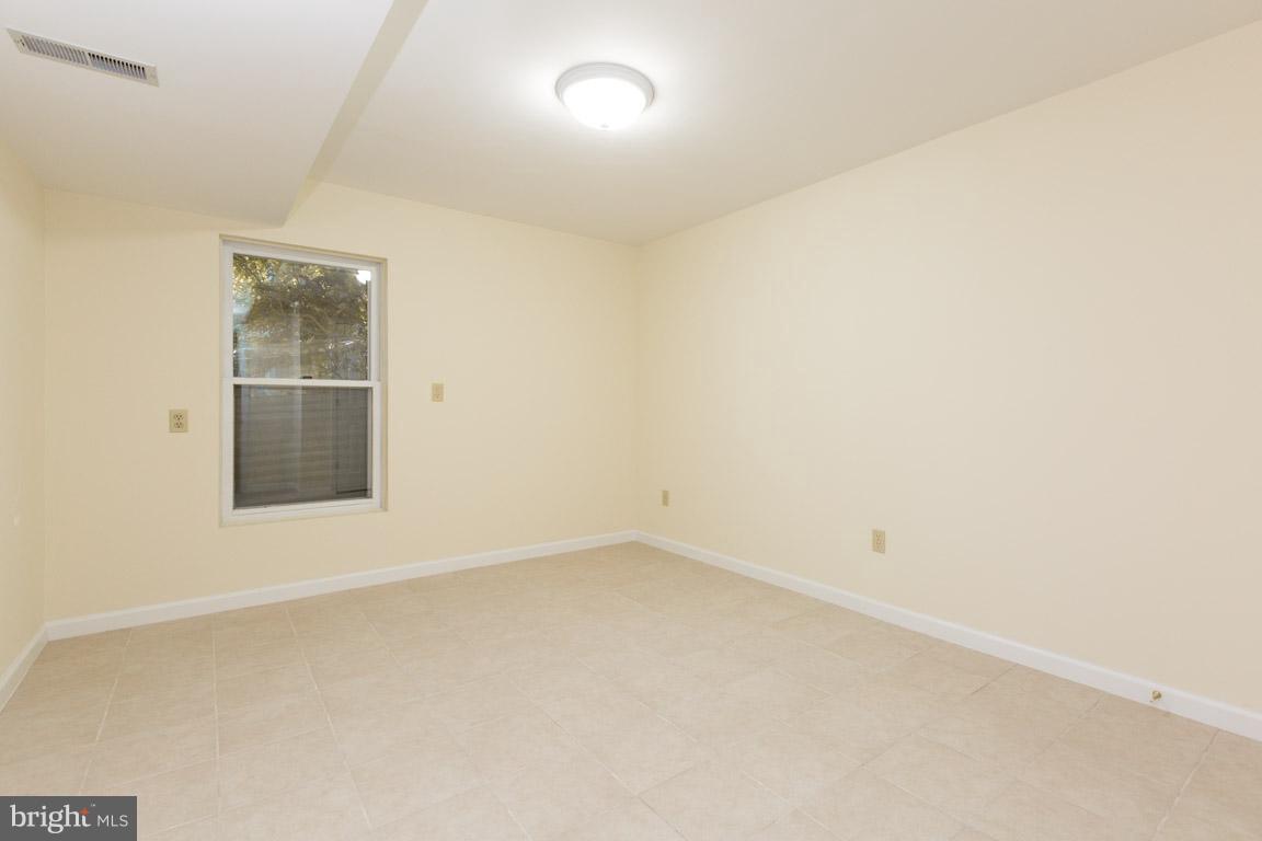 1 Cosgrave Court Silver Spring, MD 20902 - Photo 27 of 29 Bedroom #4