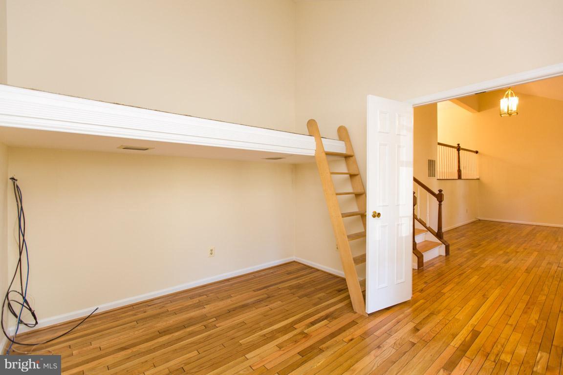 1 Cosgrave Court Silver Spring, MD 20902 - Photo 7 of 29 Office/Study/Den with LOFT & LADDER