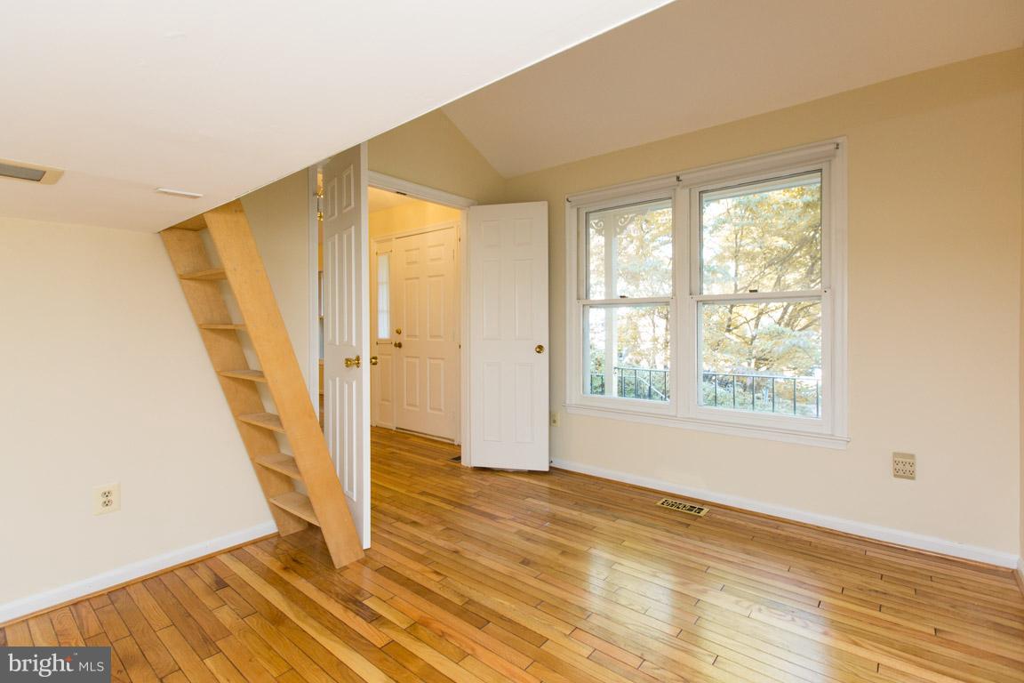 1 Cosgrave Court Silver Spring, MD 20902 - Photo 8 of 29 Office/Study/Den - view 2