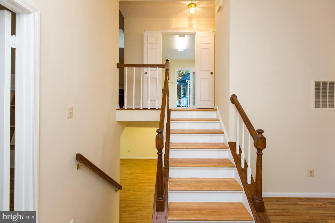 1 Cosgrave Court Silver Spring, MD 20902 - Photo 9 of 29 Hardwood staircase