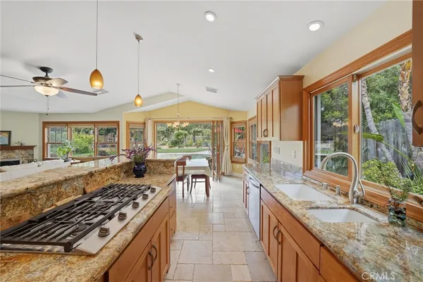 $2,595,000 | 3107 Serrano Drive, Carlsbad, CA 92009