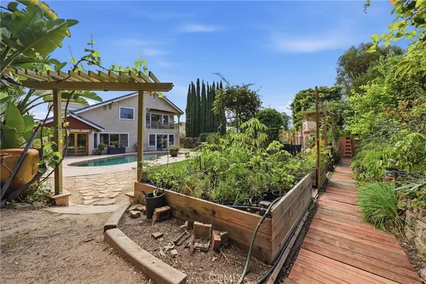 $2,595,000 | 3107 Serrano Drive, Carlsbad, CA 92009