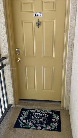 a view of utility room
