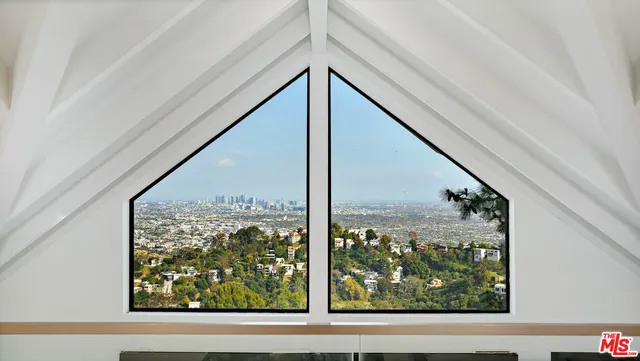 $15,995 | 2021 Davies Way, Los Angeles, CA 90046