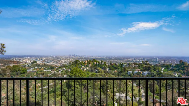 $15,995 | 2021 Davies Way, Los Angeles, CA 90046