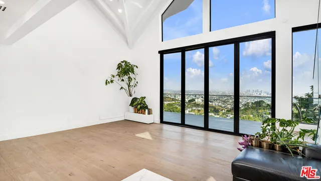 $15,995 | 2021 Davies Way, Los Angeles, CA 90046