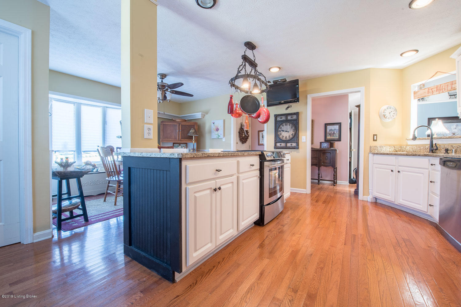 3816 Ridgehurst Court Louisville, KY 40299 - Photo 9 of 38 17