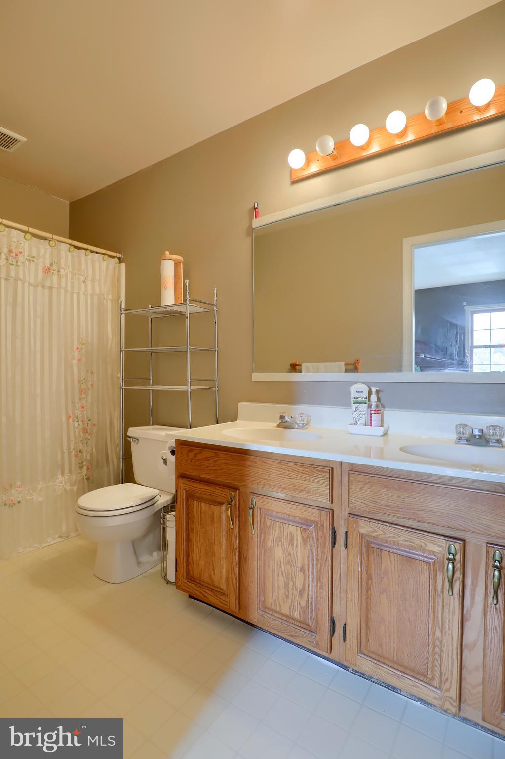 79 Brookfield Road Lititz, PA 17543 - Photo 14 of 24
