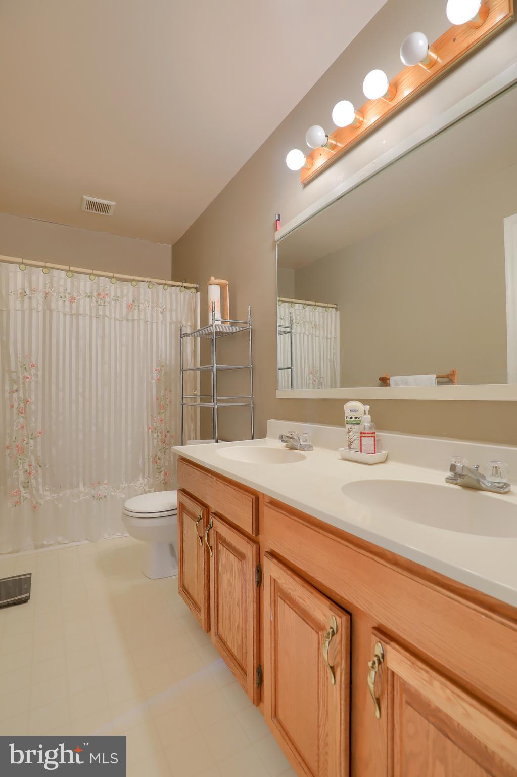 79 Brookfield Road Lititz, PA 17543 - Photo 17 of 24